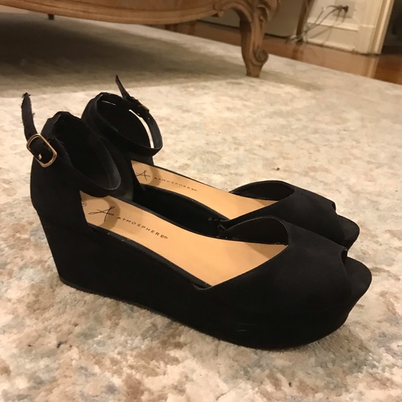 Platform pumps - Picture 1 of 2
